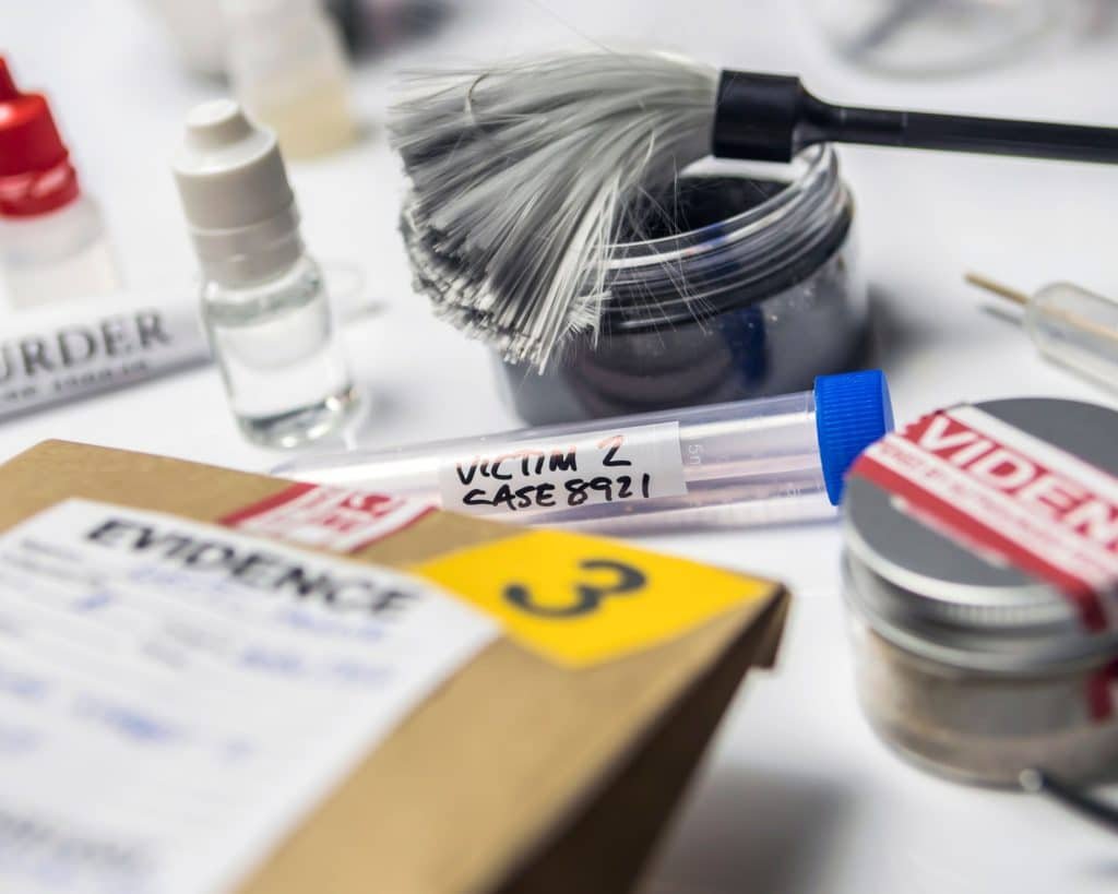 Herramientas de la policía científica: Tecnología al servicio de la justicia 4 Muestra de ADN en investigación criminal y análisis forense