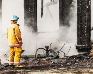 Lee más sobre el artículo Curso de investigación de incendios: conviértete en especialista en análisis de causas y peritaje forense