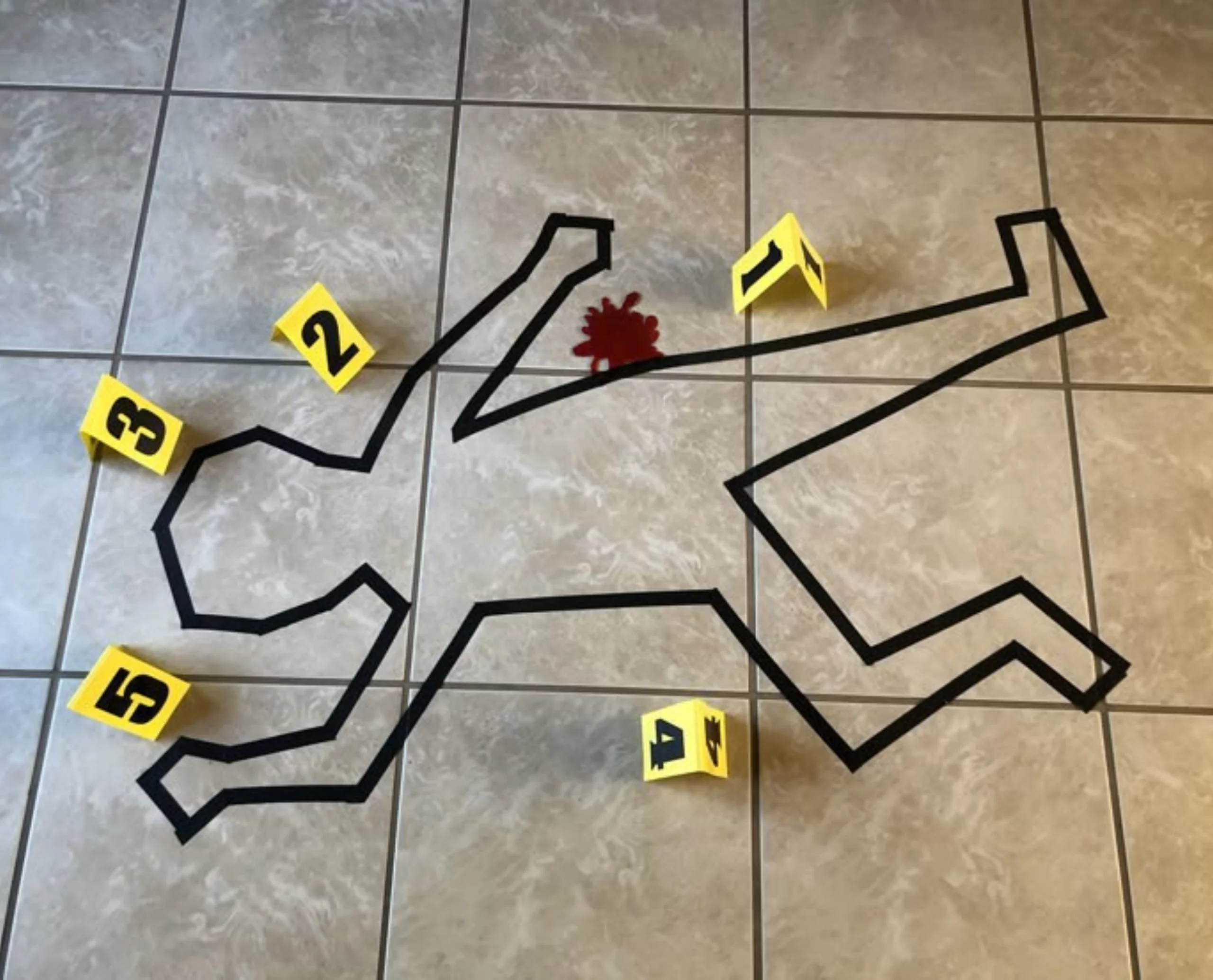 Lee más sobre el artículo Diferencias forenses entre suicidio real y homicidio simulado