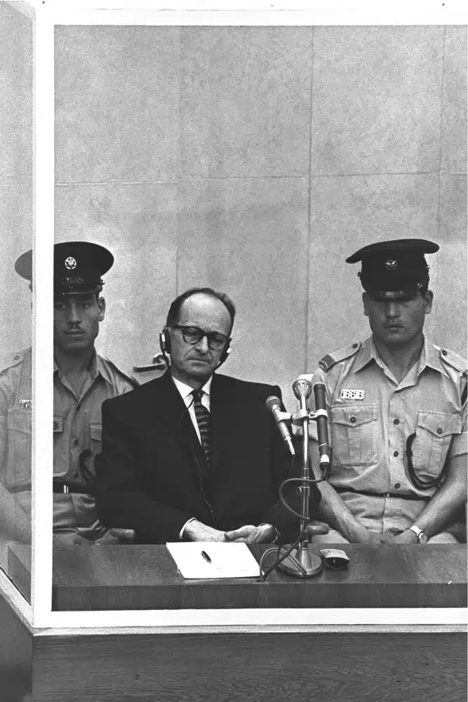 ¿Qué es el Mossad? Historia, funciones y operaciones clave 2 Adolf Eichmann Captura Mossad