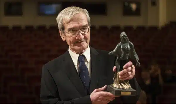 El Décimo Hombre: La estrategia 'prohibida' que evita desastres antes de que ocurran 6 Stanislav Petrov Decimo Hombre