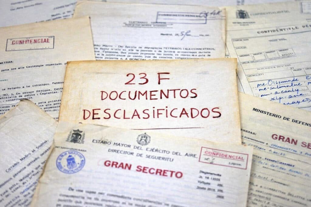La cara oculta del 23F : Desclasificacion de documentos 3 foto documentos