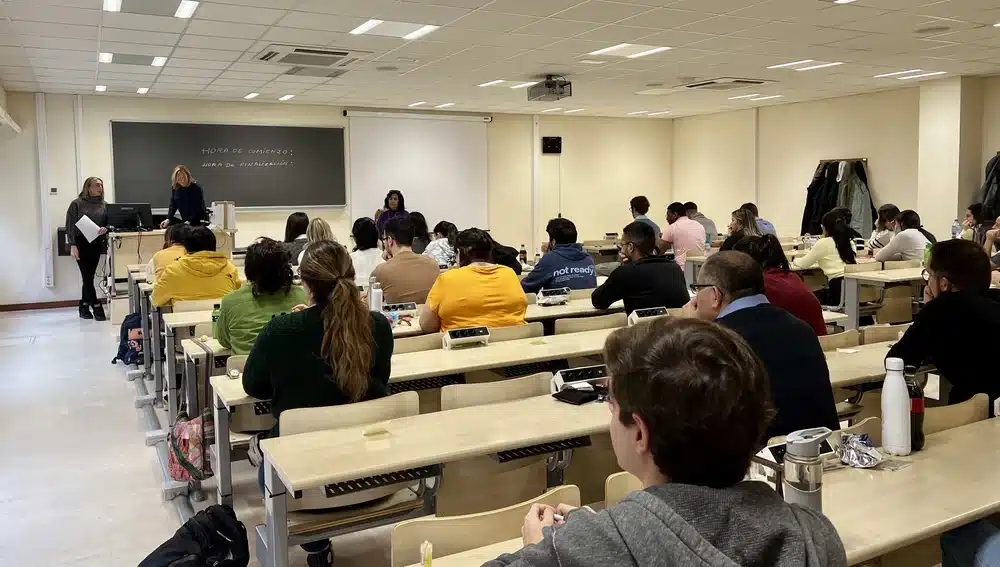 ¿Qué hace un médico forense, cuanto cobra y cómo serlo? 8 mir